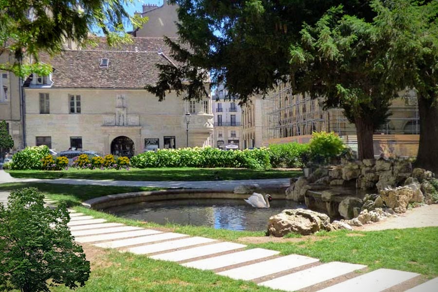 jardin des ducs derrière le palais des ducs de dijon