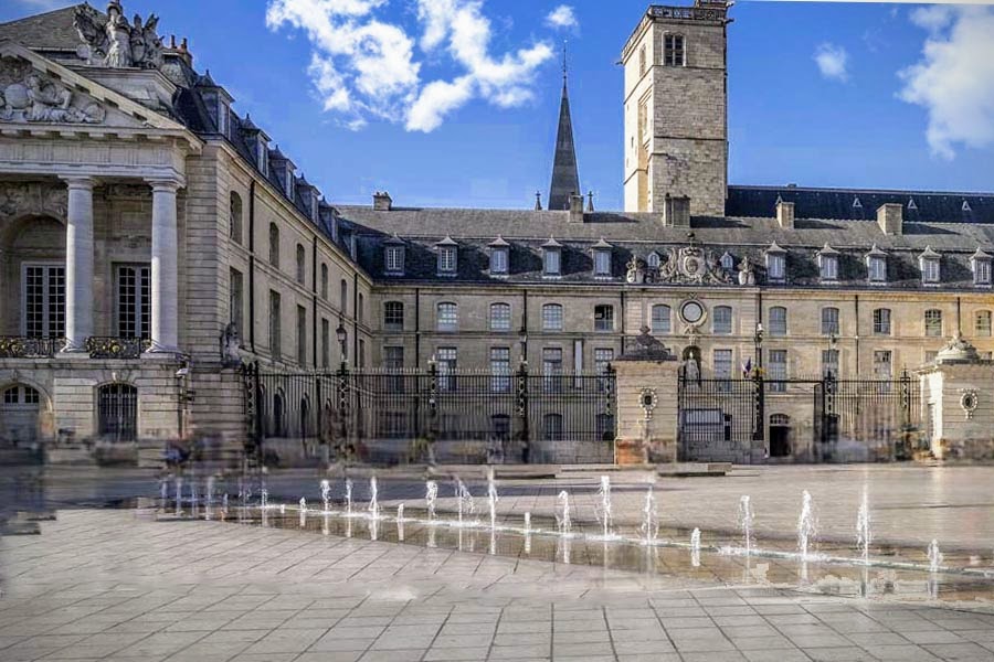 visite de dijon guide place de la liberation